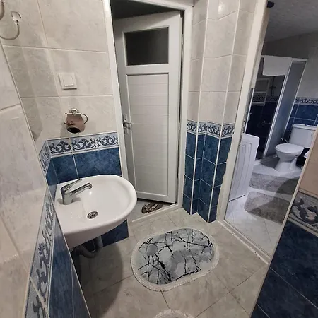 3 Ege üniversite Ve Hastanesi Yakini Aileye-firma çalışanlarına Uygun Apartamento *