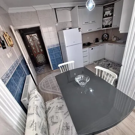 3 Ege Ueniversite Ve Hastanesi Yakini Aileye-firma Calisanlarina Uygun Apartment