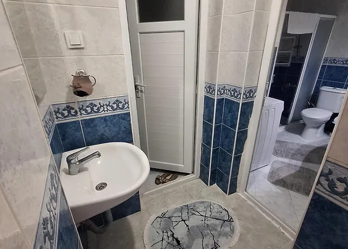 3 Ege Ueniversite Ve Hastanesi Yakini Aileye-firma Calisanlarina Uygun Апартаменты *