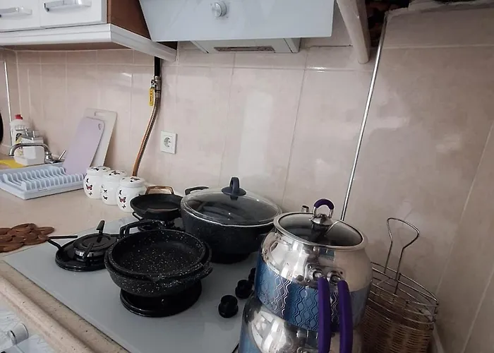 3 Ege Ueniversite Ve Hastanesi Yakini Aileye-firma Calisanlarina Uygun Апартаменты Bornova