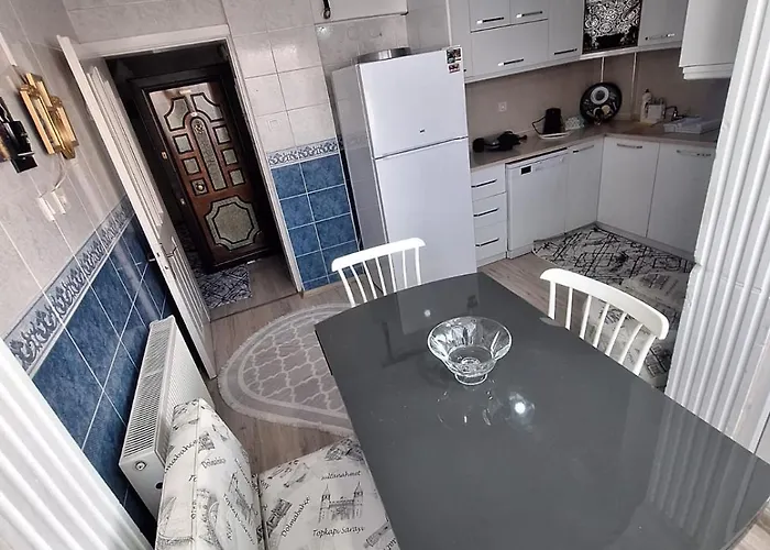 3 Ege Ueniversite Ve Hastanesi Yakini Aileye-firma Calisanlarina Uygun Апартаменты