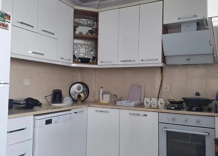 Апартаменты 3 Ege Ueniversite Ve Hastanesi Yakini Aileye-firma Calisanlarina Uygun